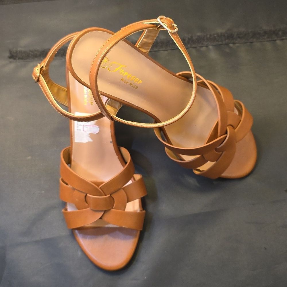 BRAND NEW FOREVER PRISCILLA BLOCK-HEEL SANDAL